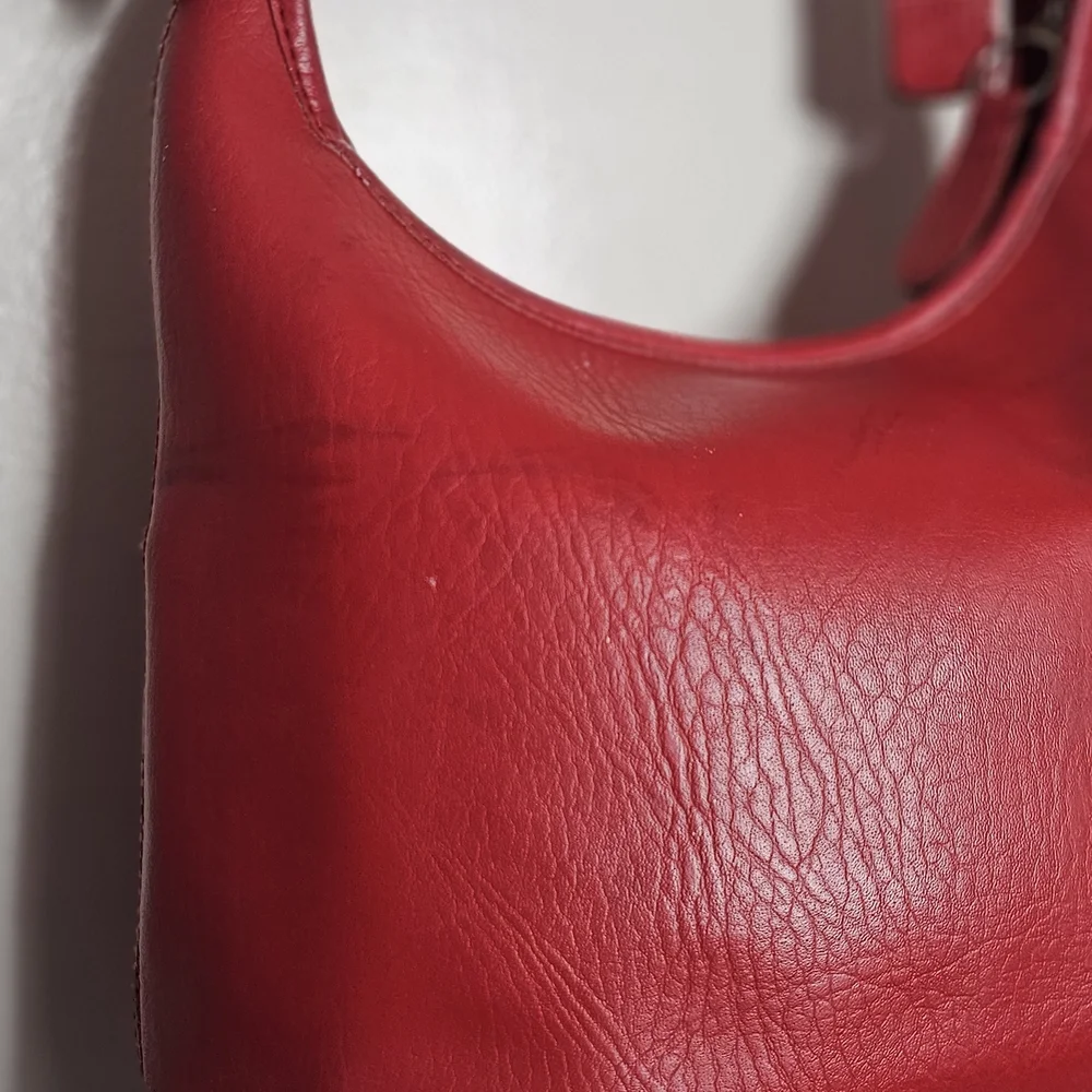 Vintage Coach Soho Red Leather Baguette / Hobo Bag (No. L4C-9956) - Picture 6 of 16